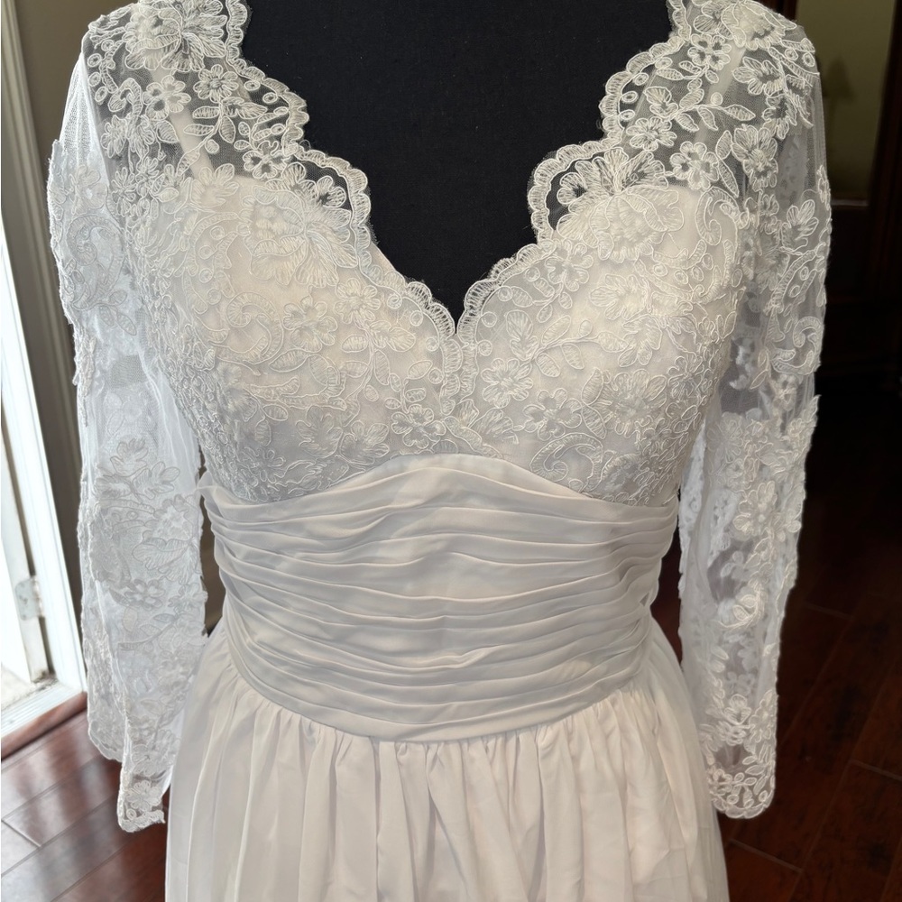 White Lace 3/4 Length Sleeve Wedding Dress NWT - Picture 2 of 5